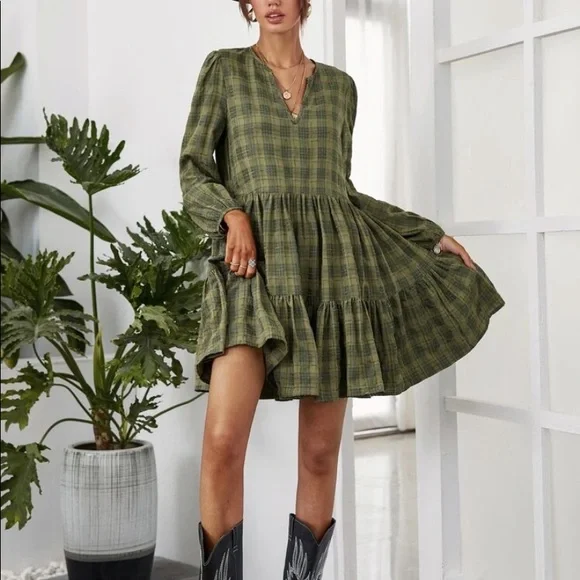 Plaid ruffle hem lantern sleeve blouse plum - Picture 12 of 16